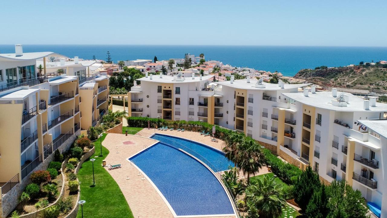 Bnb Homes Ocean View Apartment With Huge Sunny Terrace, 2 Swimming Pools & Tennis Court Albufeira Eksteriør bilde