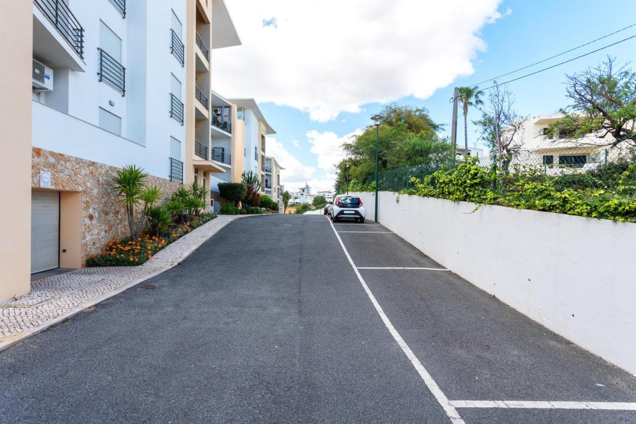 Bnb Homes Ocean View Apartment With Huge Sunny Terrace, 2 Swimming Pools & Tennis Court Albufeira Eksteriør bilde