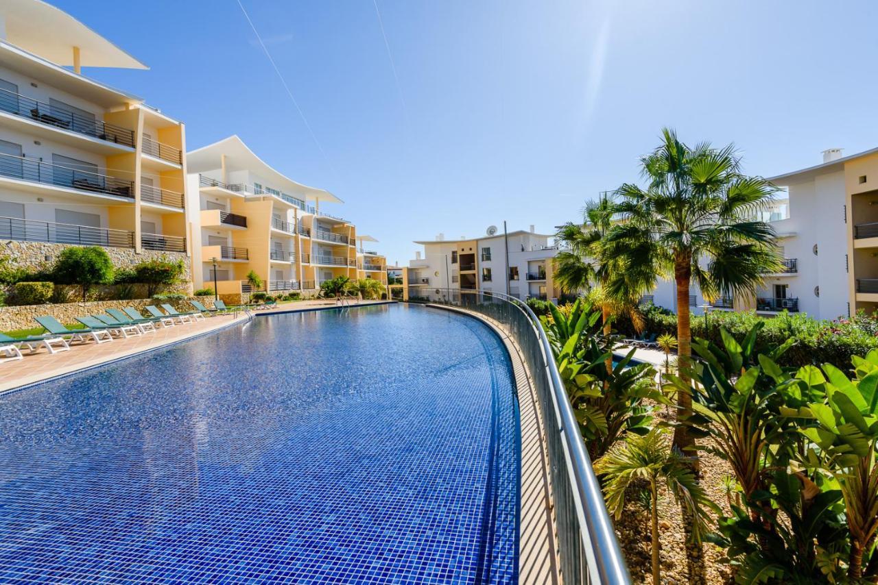 Bnb Homes Ocean View Apartment With Huge Sunny Terrace, 2 Swimming Pools & Tennis Court Albufeira Eksteriør bilde
