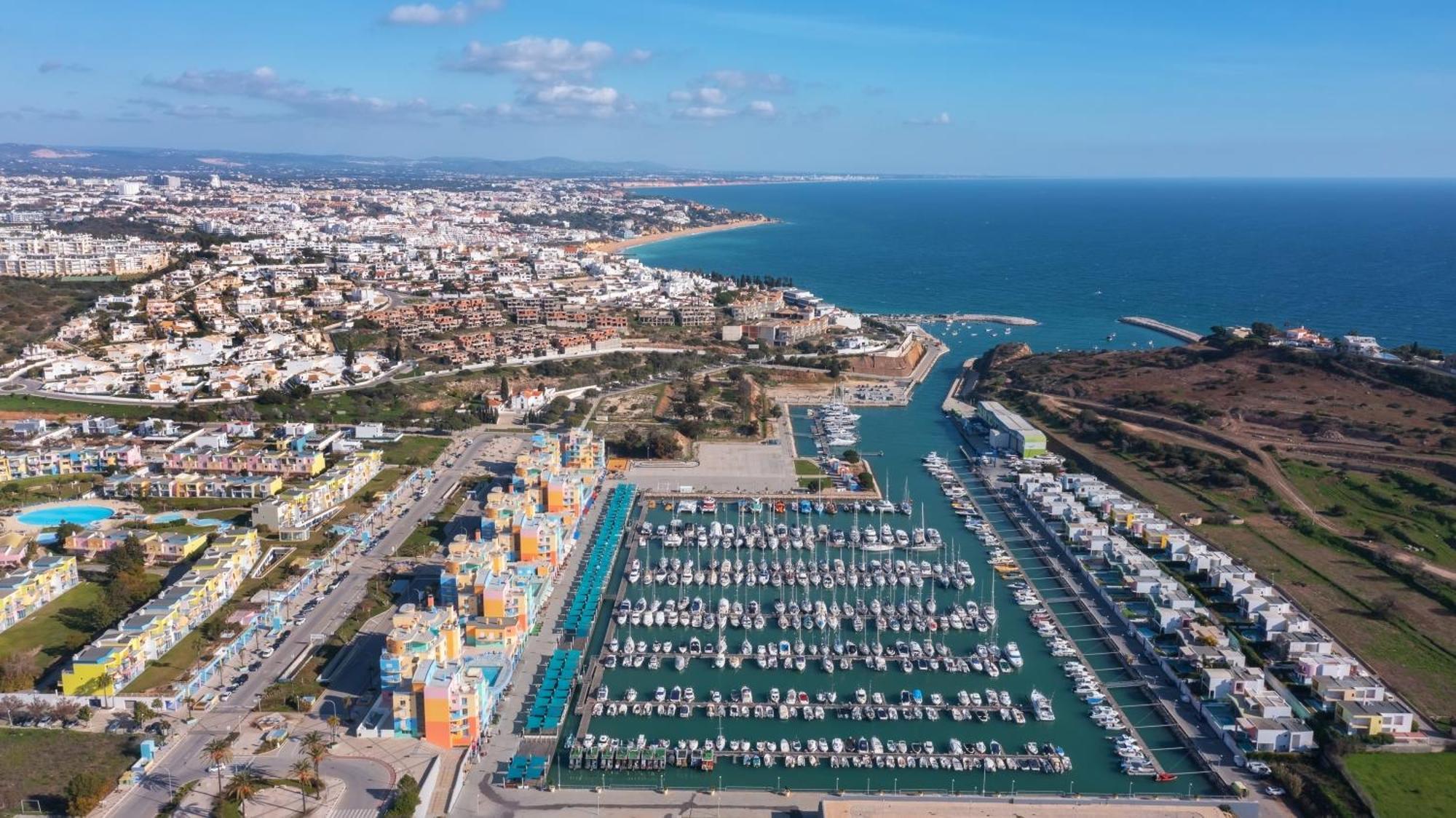 Bnb Homes Ocean View Apartment With Huge Sunny Terrace, 2 Swimming Pools & Tennis Court Albufeira Eksteriør bilde